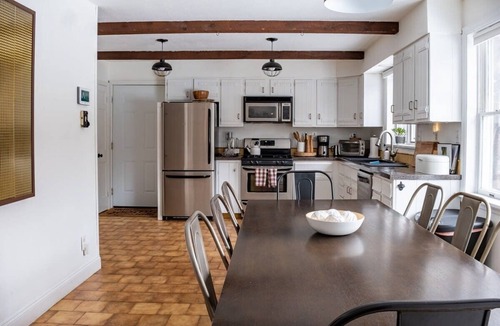 Town of Colchester Cabin | Reservoir House - Stylish and Peaceful in Roscoe