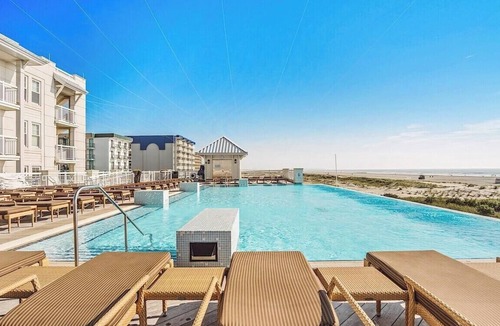 Diamond Beach Condo | Residence 902 at The Grand