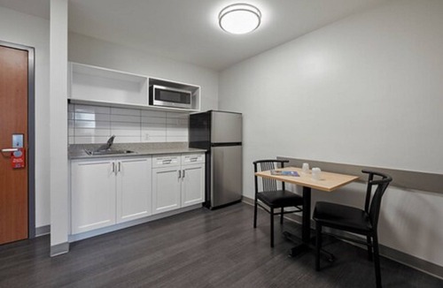 King City Apartment | Residence and Conference Centre – King City