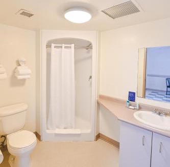 Glendale Hotel | Residence & Conference Centre - Niagara-on-the-Lake