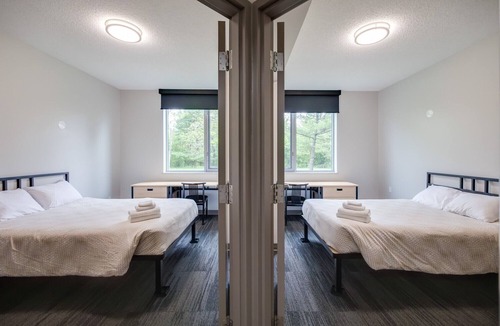 Fletchers Creek South Hotel | Residence & Conference Centre - Brampton