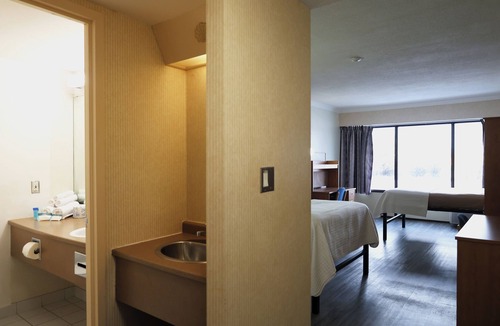 Sarnia Hotel | Residence & Conference Centre - Sarnia