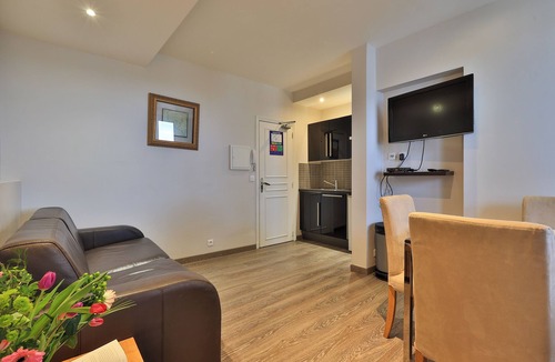 Juan-les-Pins House | Residence Emeraude