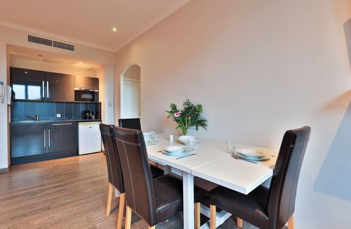 Juan-les-Pins House | Residence Emeraude