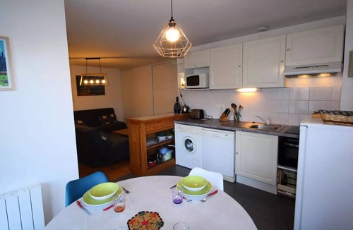 Bagneres-de-Luchon Apartment | Residence Hotel Des Bains - NEAR LIGHT - 3 PARTS FOR 6 PERS. - PARKING
