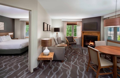 Mont-Tremblant Pedestrian Village Hotel | Residence Inn by Marriott Mont Tremblant Manoir Labelle