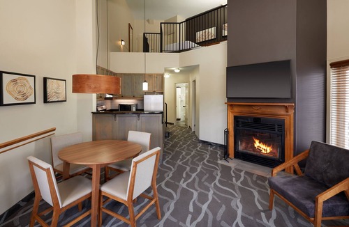 Mont-Tremblant Pedestrian Village Hotel | Residence Inn by Marriott Mont Tremblant Manoir Labelle