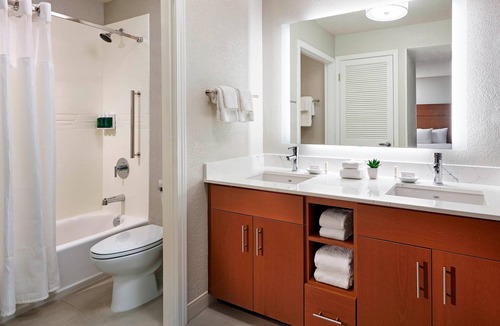 Tree Section Hotel | Residence Inn by Marriott Manhattan Beach