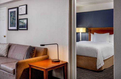 Greenbrier East Hotel | Residence Inn by Marriott Chesapeake Greenbrier