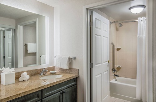 Greenbrier East Hotel | Residence Inn by Marriott Chesapeake Greenbrier