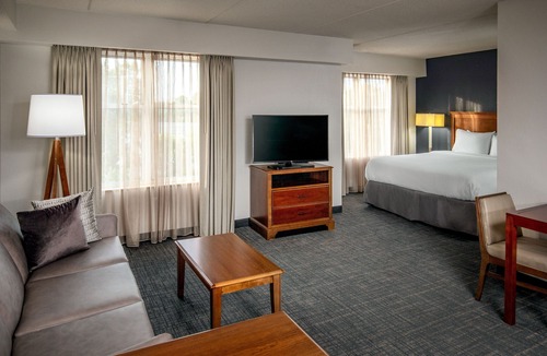 Greenbrier East Hotel | Residence Inn by Marriott Chesapeake Greenbrier