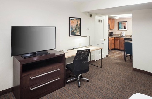 Country Club Plaza Area Hotel | Residence Inn by Marriott Kansas City Country Club Plaza