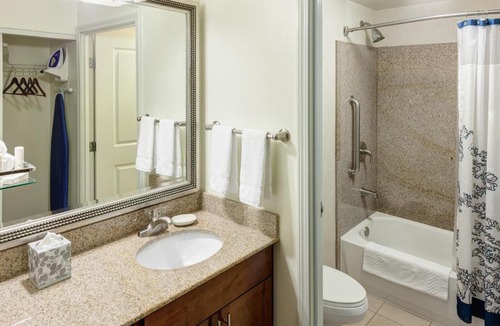 Lake Forest Hotel | Residence Inn by Marriott Chicago Lake Forest/Mettawa
