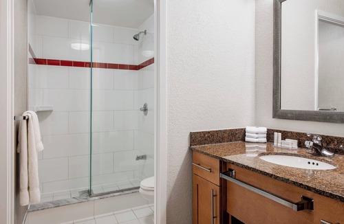 Kingston Hotel | Residence Inn by Marriott Kingston Water's Edge