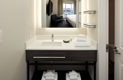 Saint-Laurent Hotel | Residence Inn by Marriott Montreal Airport