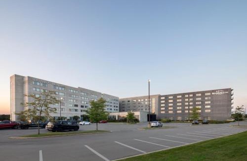 Saint-Laurent Hotel | Residence Inn by Marriott Montreal Airport