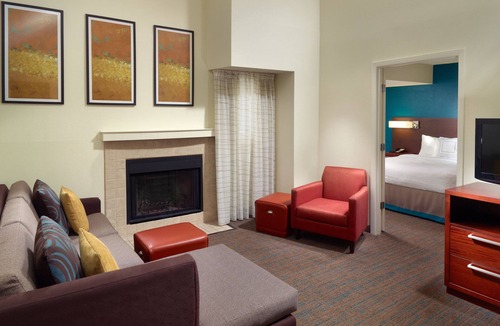 Merry Oaks Hotel | Residence Inn by Marriott Nashville Airport