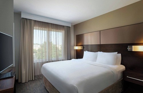 Aksarben - Elmwood Park Hotel | Residence Inn by Marriott Omaha Aksarben Village