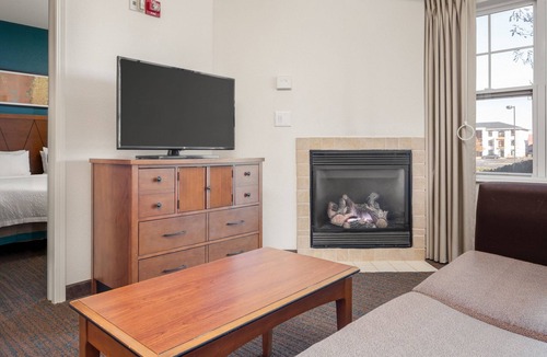 Greenwich Hotel | Residence Inn by Marriott Wichita East at Plazzio