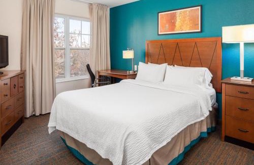 Greenwich Hotel | Residence Inn by Marriott Wichita East At Plazzio