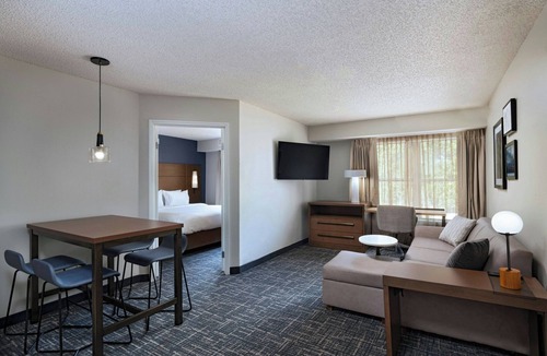 The Woodlands Hotel | Residence Inn Houston The Woodlands/Lake Front Circle