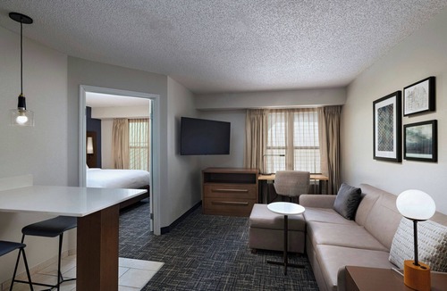 The Woodlands Hotel | Residence Inn Houston The Woodlands/Lake Front Circle