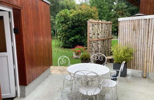 Sarge-les-le-Mans Bed & Breakfast | Residence Labrège T2Duplex Spa Piscine