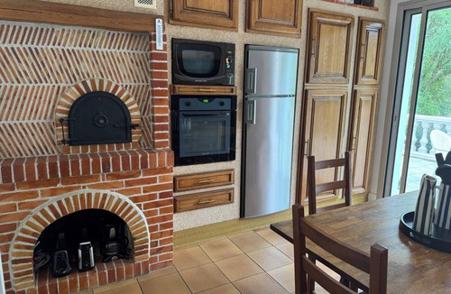 La Tourlandry House | RESIDENCE LE CHIRON and its swimming pool