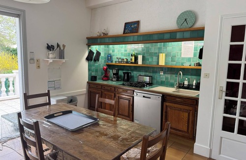 La Tourlandry House | RESIDENCE LE CHIRON and its swimming pool