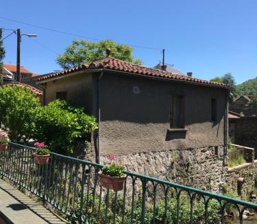 Labastide-Rouairoux Apartment | Residence Le petit paradis - La petite maison