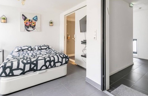 Poincare Apartment | Residence le Premium, Hyper Centre, Studio Tout Équipé