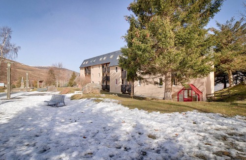 Genos Apartment | Residence Les Gourgs Blancs - 80m from the slopes