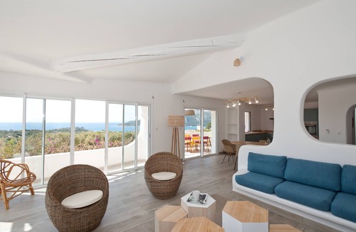 Santa Giulia House | Residence Marina di Santa Giulia