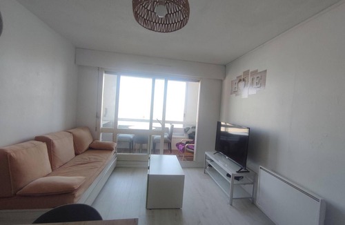 Graye-sur-Mer Apartment | Residence Sea and harbor view