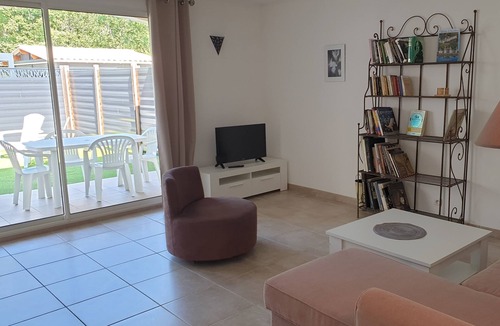 Labastide-de-Virac Cottage | RESIDENCE THE ACQUIRED PARADISE "COTTAGE SAPHIR