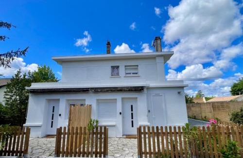 Pessac Apartment | Residence TOYANA - Cozy Appartements - Proche Aéroport & Parking