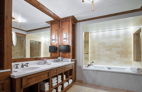Downtown Hotel | Residences at the Little Nell