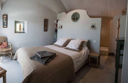 Noirmoutier-en-l'Ile House | Residential flatHouse with character with a heated pool
