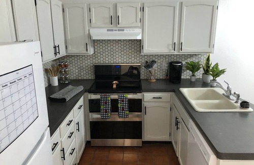 Mesilla Park House | Residential 3 bed/2 bath home with wonderful backyard-scenic view-laundry.