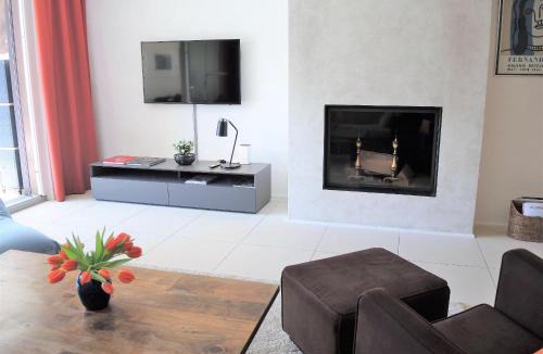 Ascona Apartment | Residenza Golf Parco by Fewotessin