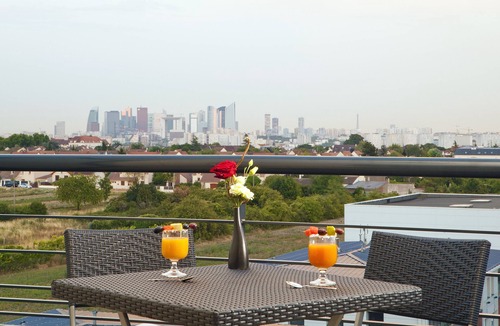 Carrieres-sur-Seine Apartment | Residhome Carrières La Défense