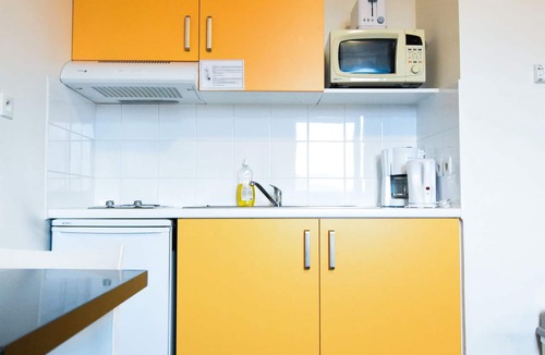 La Demi - Lune Apartment | Residhotel Lyon Lamartine