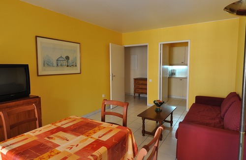 Cannes La Bocca Apartment | Residhotel Villa Maupassant