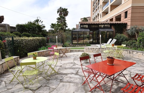 Cannes La Bocca Apartment | Residhotel Villa Maupassant