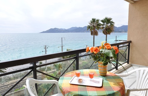 Cannes La Bocca Apartment | Residhotel Villa Maupassant