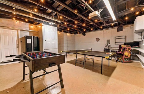 Shearer Hills - Ridgeview Cabin | Resort 4BR w/Pool, Hot Tub, Pickleball, Sleeps 12