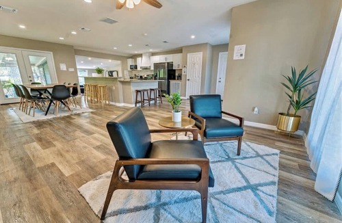 Shearer Hills - Ridgeview Cabin | Resort 4BR w/Pool, Hot Tub, Pickleball, Sleeps 12