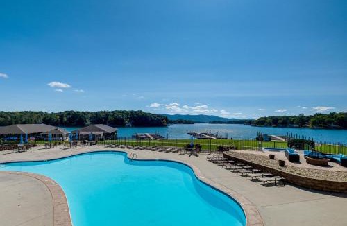 Huddleston House | Resort Amenities & Beach Access: Huddleston Condo
