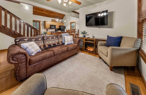 Reeds Spring Cabin | Resort Cabin right on the Waterfront - Pets too! | 122A