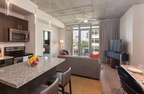 Waller Creek District Condo | Resort Condo near SXSW